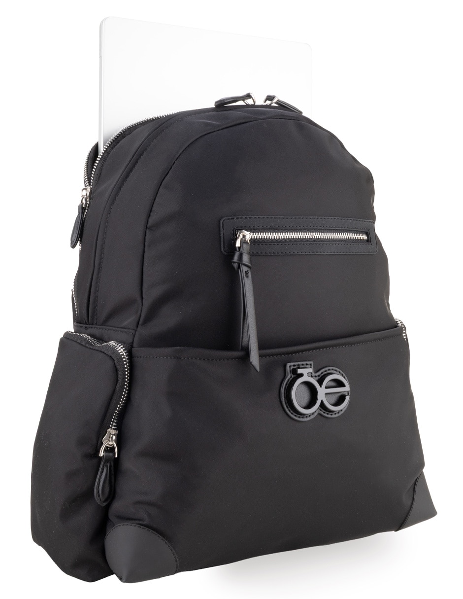 Mochila con portalaptop BTS C2 2026 para mujer 3