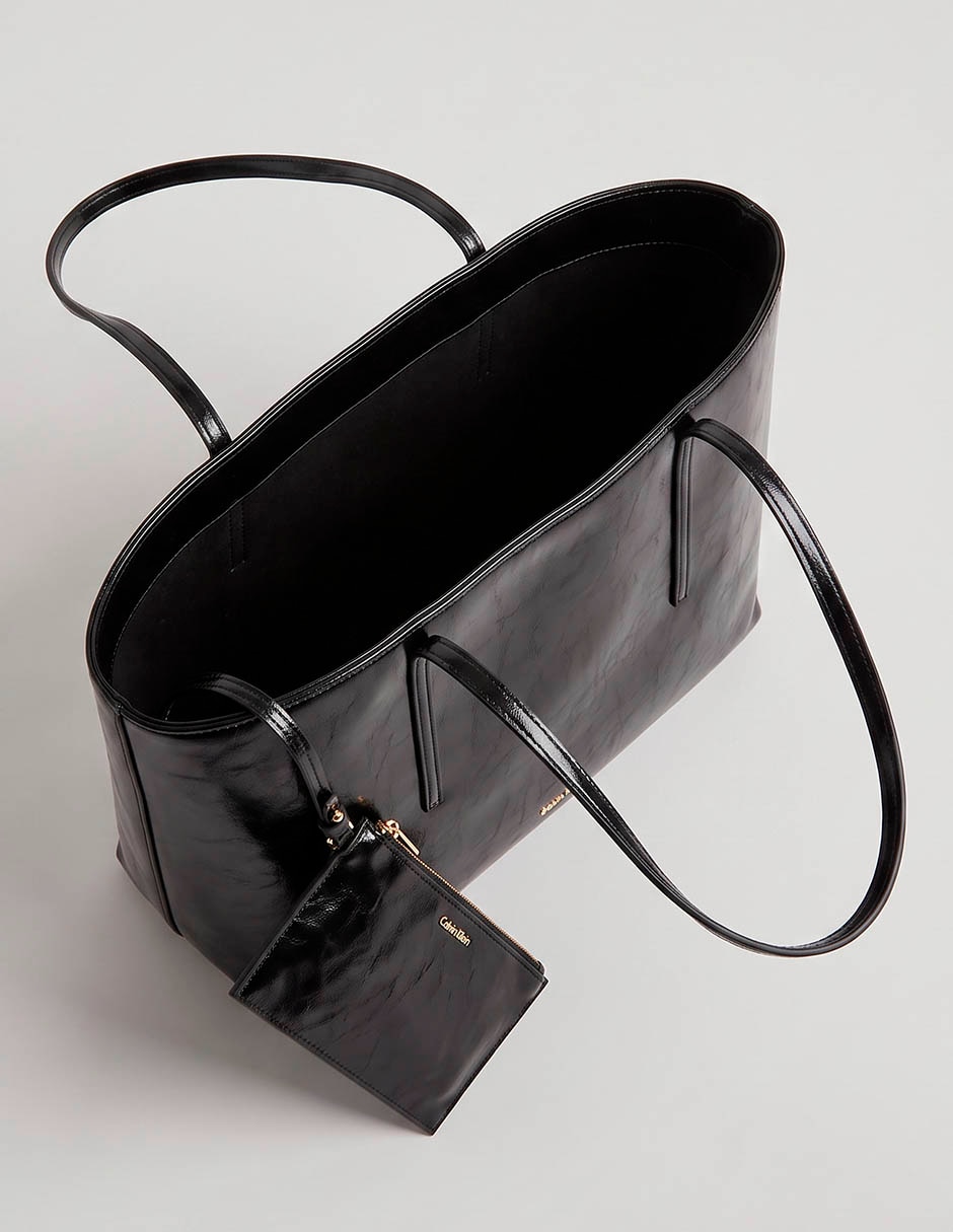 Bolsa tote embossed logo distressed para mujer 3