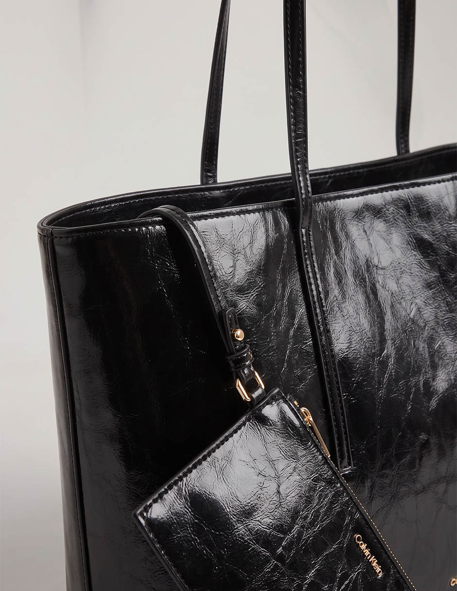 Bolsa tote embossed logo distressed para mujer 4