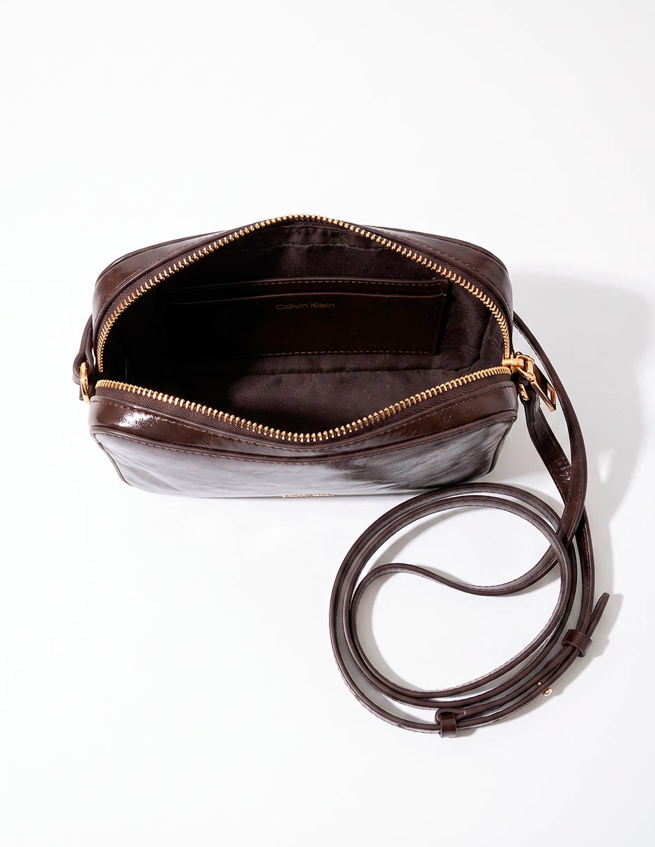 Bolsa crossbody embossed logo distressed para mujer 3