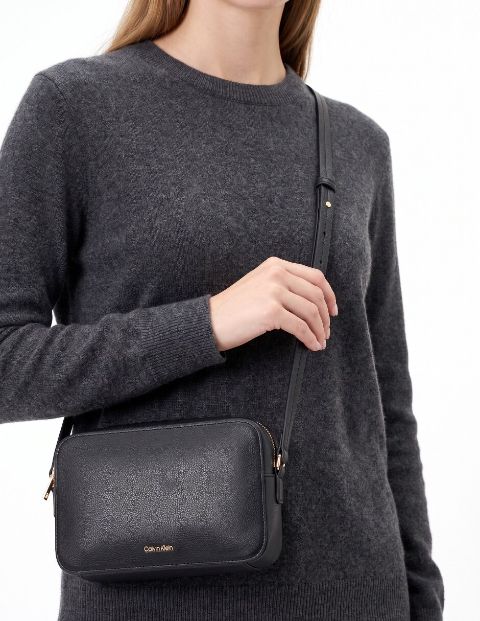 Bolsa crossbody Embossed Logo para mujer 5
